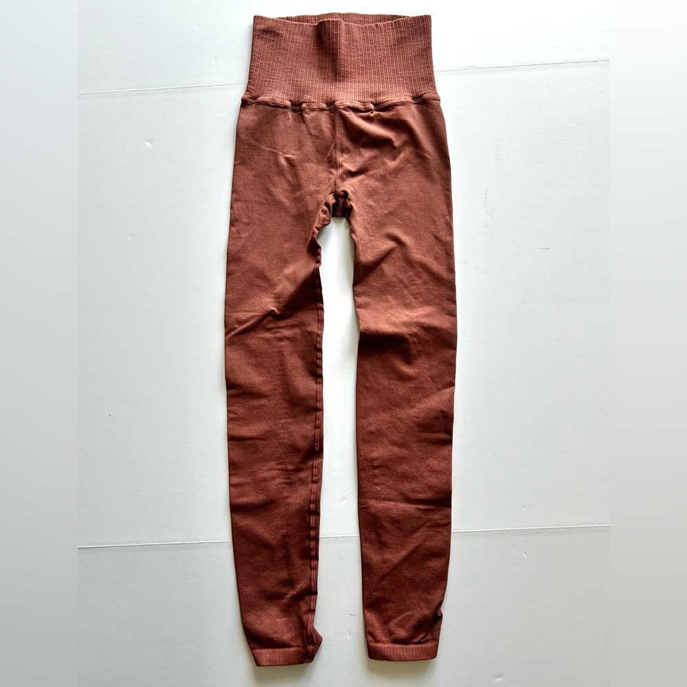 🍒NWOT Free People Movement Good Karma Leggings. Brown. Size: XS/S - Picture 3 of 7
